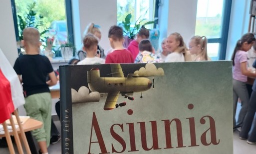 „Asiunia” w bibliotece. O książce, emocjach i tym, co naprawdę ważne