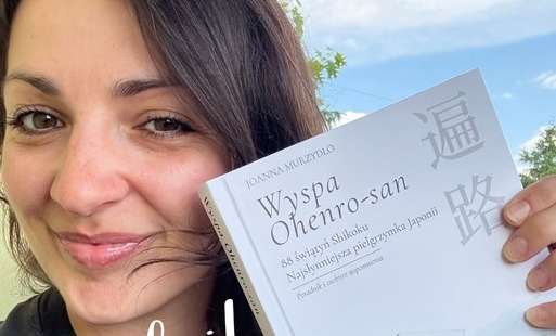 Zapraszamy na spotkanie z Joanną Murzydło, podróżniczką, fotografką i autorką książki „Wyspa Ohenro-san”.
